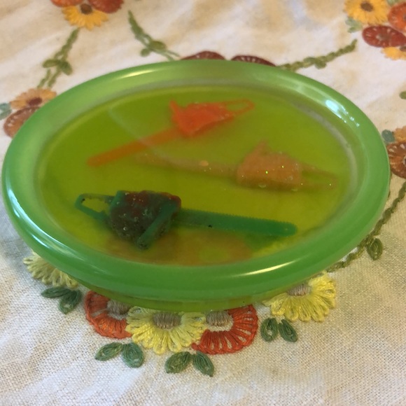 Handmade resin chainsaw tray - Picture 2 of 5